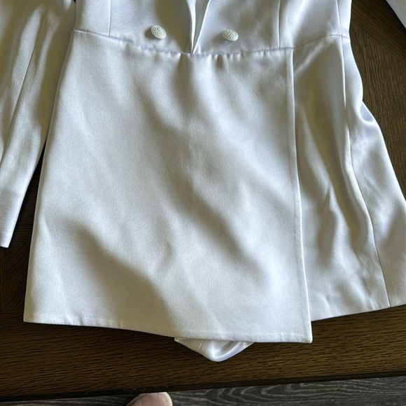 ALICE + OLIVIA Myra Notch Lapel Blazer Romper, size 4, $550 - Picture 10 of 13